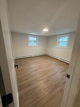 33 Bristow St, Unit 1 in Saugus, MA - Building Photo - Building Photo
