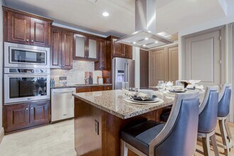 7 Riverway in Houston, TX - Building Photo - Building Photo