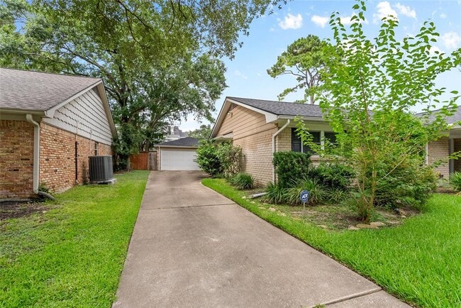 5322 Rutherglenn Dr in Houston, TX - Building Photo - Building Photo