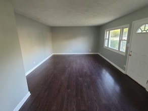 202 E Streamwood Blvd in Streamwood, IL - Building Photo - Building Photo