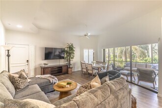 651 10th Ave S in Naples, FL - Building Photo - Building Photo