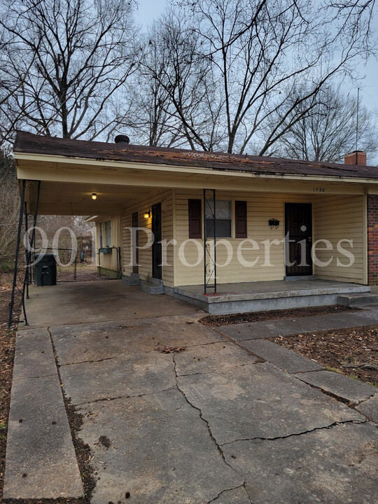 1730 Capri Rd in Memphis, TN - Building Photo