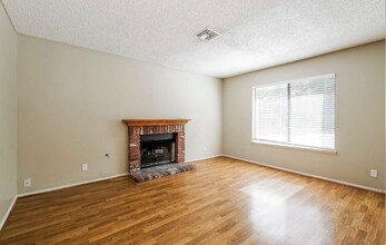 4540 Grandview Dr in Palmdale, CA - Building Photo - Building Photo