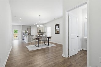 594 Melbourne Dr in Raeford, NC - Building Photo - Building Photo