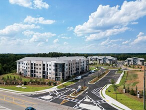 The Crest at South Point in Mcdonough, GA - Building Photo - Building Photo