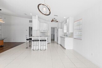 8270 Eleuthera Ln in West Palm Beach, FL - Foto de edificio - Building Photo