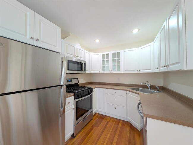 5 Locke St, Unit 1 in Cambridge, MA - Building Photo - Building Photo