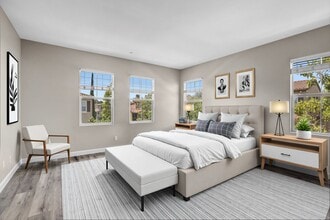 13325 Via Cristal, Unit 7 in San Diego, CA - Foto de edificio - Building Photo