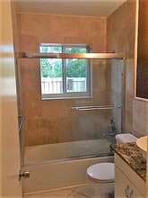 1575 NE 47th St in Oakland Park, FL - Building Photo - Building Photo