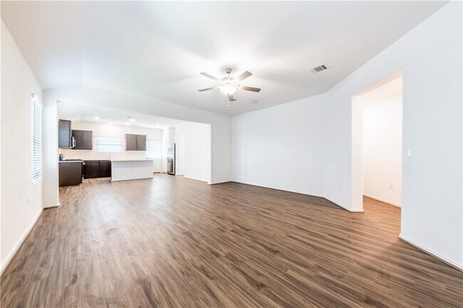 6909 Colorado Bluffs Rd in Austin, TX - Building Photo - Building Photo