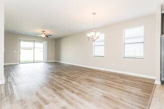 10129 Count Fleet Dr in Ruskin, FL - Building Photo - Building Photo