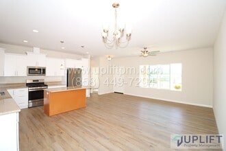 1102 Elm St in Ramona, CA - Building Photo - Building Photo