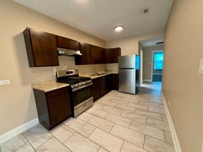 7208 S Cornell Ave in Chicago, IL - Building Photo - Building Photo