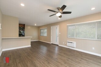 689 Tyrone St in El Cajon, CA - Foto de edificio - Interior Photo