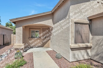 8262 S Placita Del Plantio in Tucson, AZ - Building Photo - Building Photo