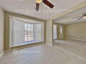 8261 Greenleaf Cir in Tampa, FL - Foto de edificio - Building Photo
