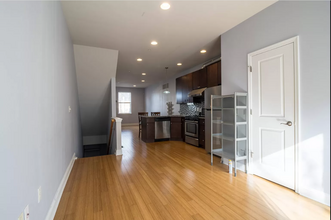 421 N 42nd St in Philadelphia, PA - Foto de edificio - Building Photo