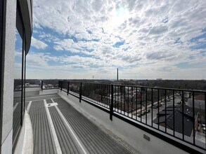 4810 N Lavergne Ave, Unit PENTHOUSE in Chicago, IL - Building Photo - Building Photo
