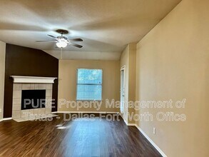 1703 Country Crest Ln in Mansfield, TX - Building Photo - Building Photo