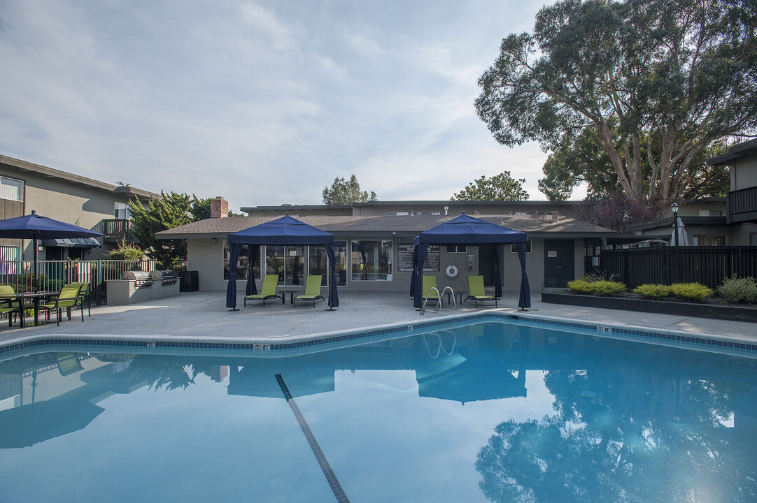 Monterey Townhouse in Monterey, CA - Building Photo