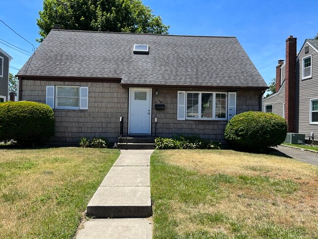 property at 146 Walton Ave