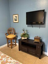 0000 00 in Hollywood, FL - Building Photo