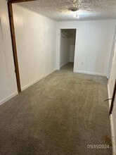 12045 New Buffalo Rd in North Lima, OH - Foto de edificio - Building Photo