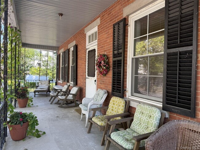 5 Wood Ct in Tarrytown, NY - Building Photo - Building Photo