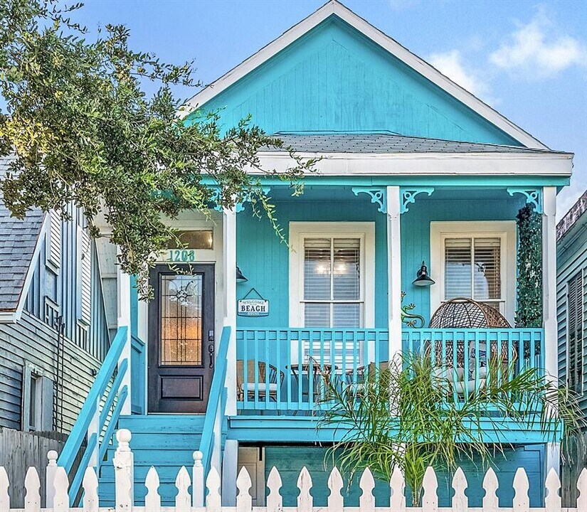 1208 Avenue K in Galveston, TX - Building Photo
