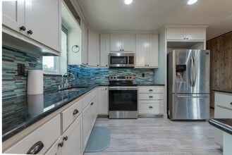 865 Verdi Rd in Pleasanton, TX - Building Photo - Building Photo