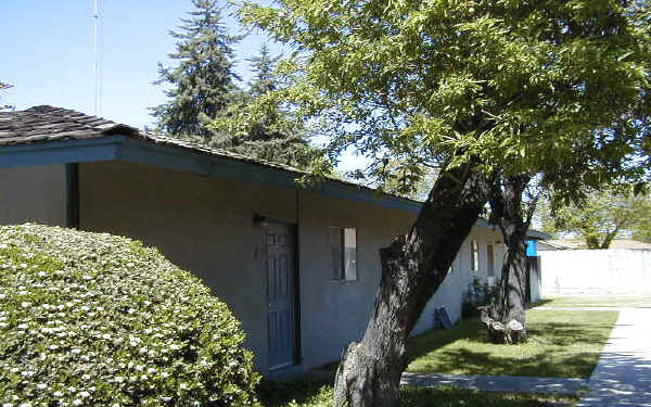 2501 Haddon Ave in Modesto, CA - Building Photo - Building Photo