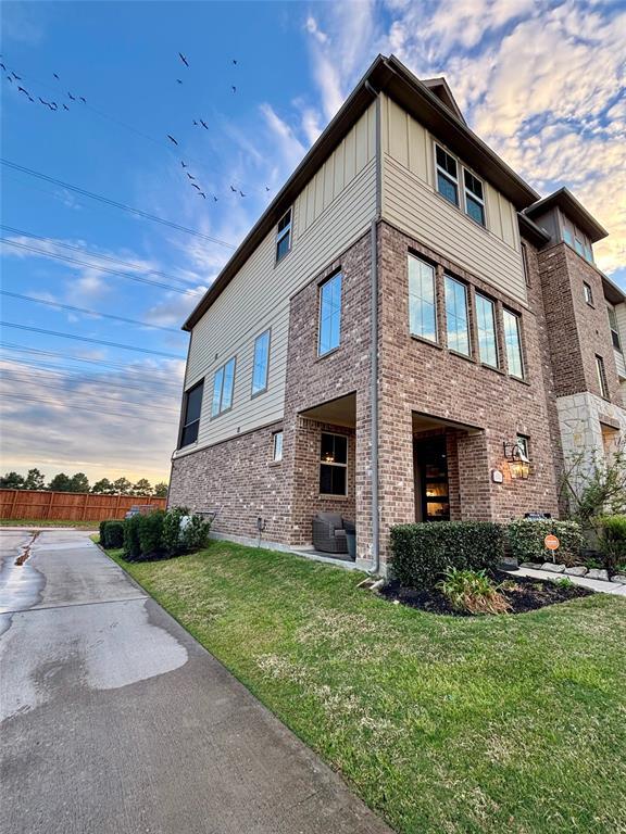 18303 Crystal Knoll Dr in Houston, TX - Building Photo - Building Photo