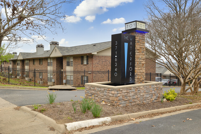 The Waterford Apartments in Little Rock, AR - Foto de edificio - Building Photo