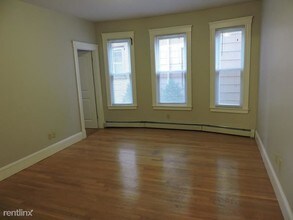 11 Beacon St-Unit -# 3 in Somerville, MA - Building Photo - Building Photo