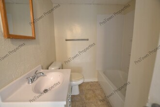 120 E North St, Unit B3 in Manhattan, IL - Building Photo - Building Photo