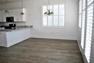 195 Clam Digger Loop in Pawleys Island, SC - Building Photo - Building Photo