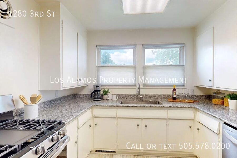 1280 3rd St in Los Alamos, NM - Building Photo