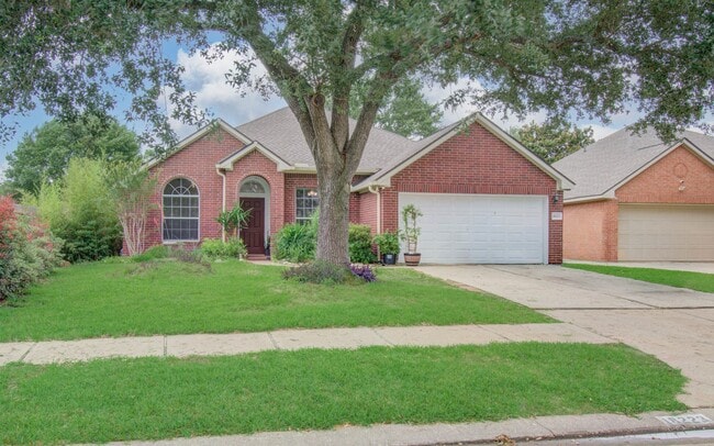 property at 18223 Heathridge Ln