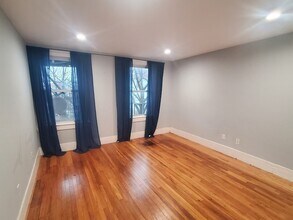 866 Dorchester Ave, Unit 2 in Boston, MA - Foto de edificio - Building Photo