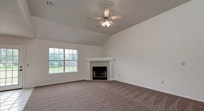 400 Sun Meadow Dr in Centerton, AR - Foto de edificio - Building Photo