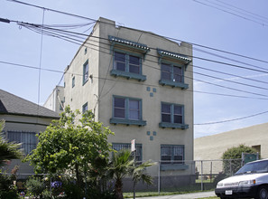 943 33rd St in Oakland, CA - Foto de edificio - Building Photo