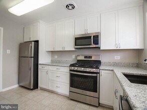 10655 Montrose Ave in Bethesda, MD - Building Photo - Building Photo