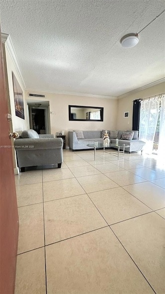 8007 W 6th Ave, Unit E in Hialeah, FL - Building Photo - Building Photo