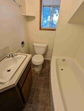 3797 D St NE in Salem, OR - Building Photo - Building Photo