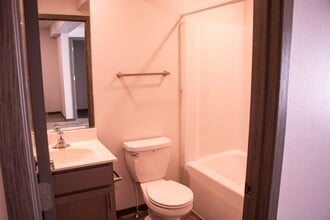 2438 Tony Ct in Eau Claire, WI - Building Photo - Building Photo
