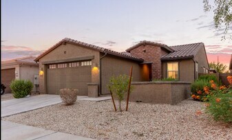 8948 W Bethany Heights Dr in Glendale, AZ - Building Photo