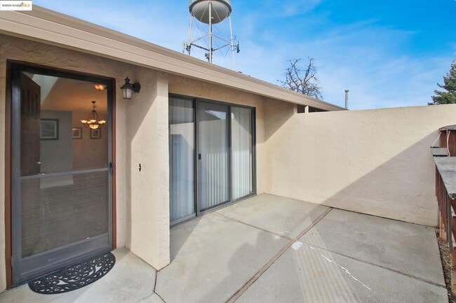 property at 923 Villa Terrace