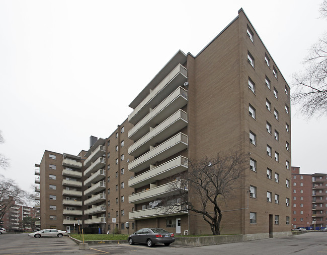 Paisley Court in Mississauga, ON - Building Photo - Building Photo