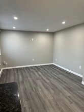 337 King Philip St, Unit 3 in Raynham, MA - Building Photo - Building Photo