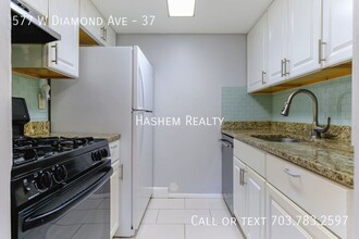 577 W Diamond Ave in Gaithersburg, MD - Building Photo - Building Photo
